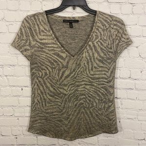 White House Black Market Womens Shirt XS Gold Tiger Print V Neck Short Sleeve